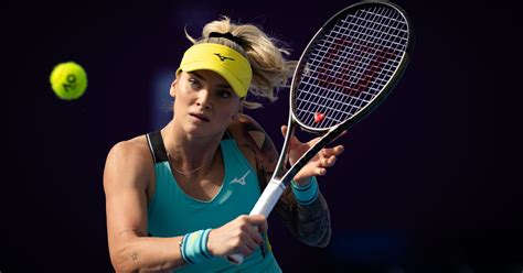 martincova|Martincova overcomes Svitolina in three.